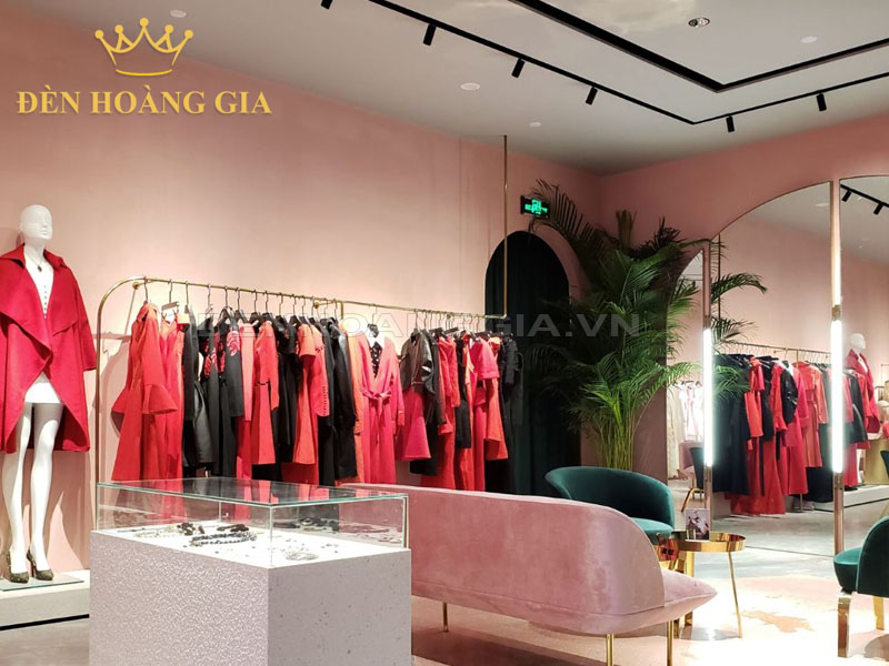 nguyên tắc cơ bản khi bố trí đèn rọi trong shop quần áo