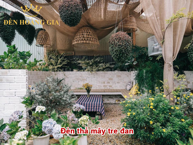 Đèn thả mây tre đan