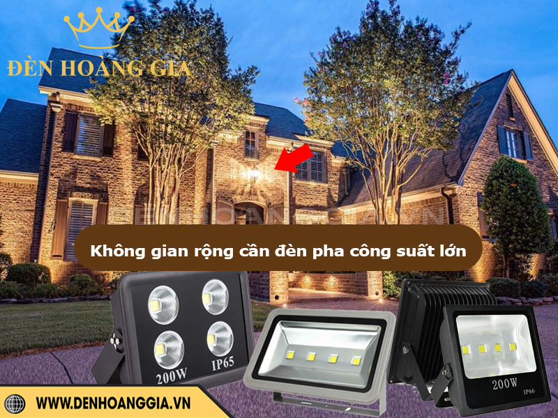 Không gian rộng cần đèn pha công suất lớn