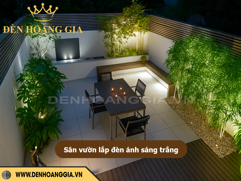 Sân vườn lắp đèn ánh sáng trắng